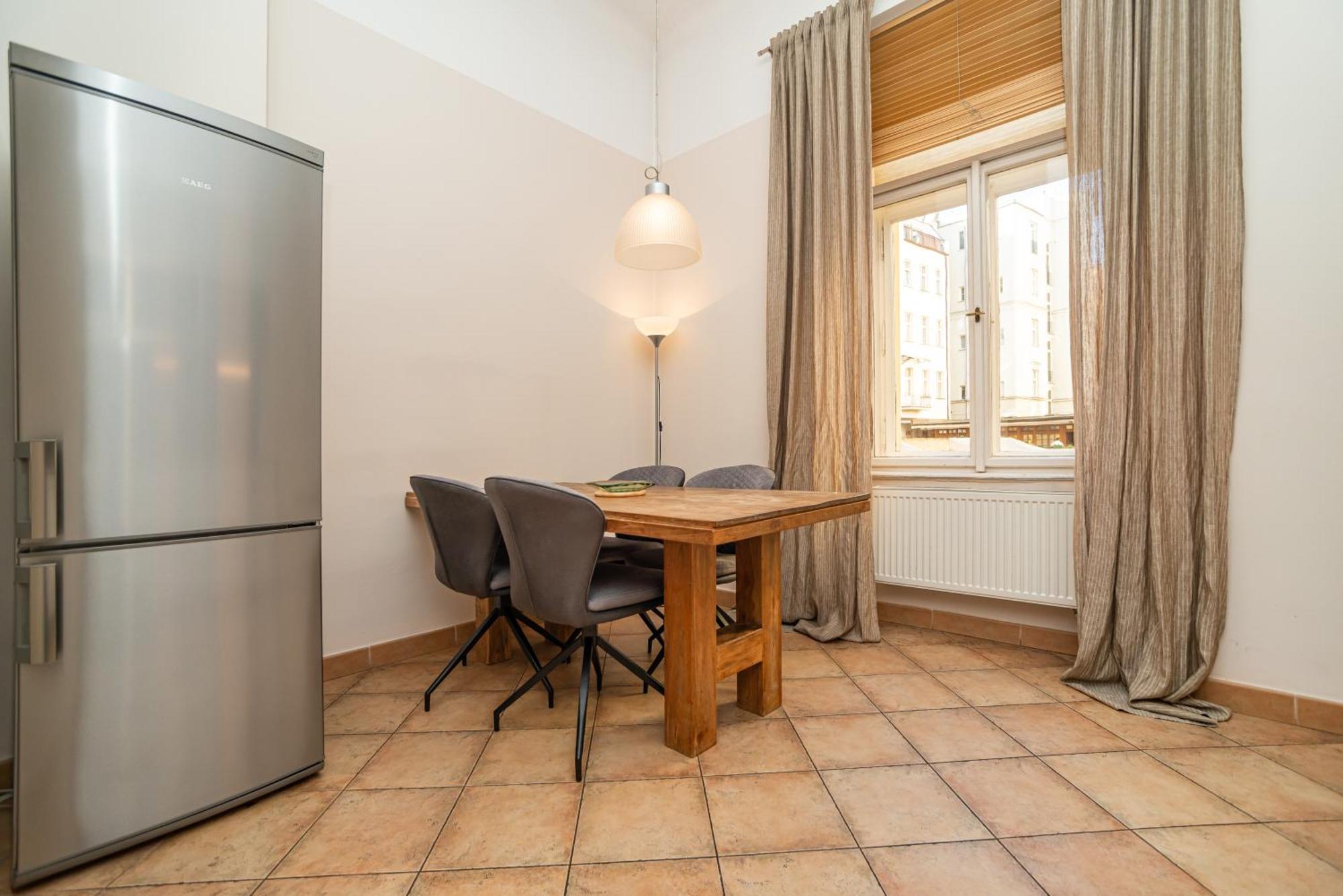Large And Modern Apartment In The Heart Of Prague Exterior photo