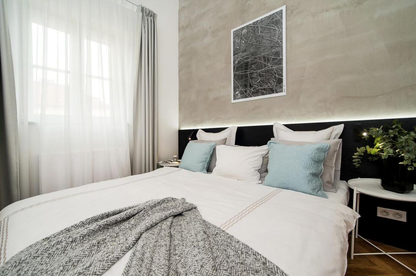 Large And Modern Apartment In The Heart Of Prague Exterior photo
