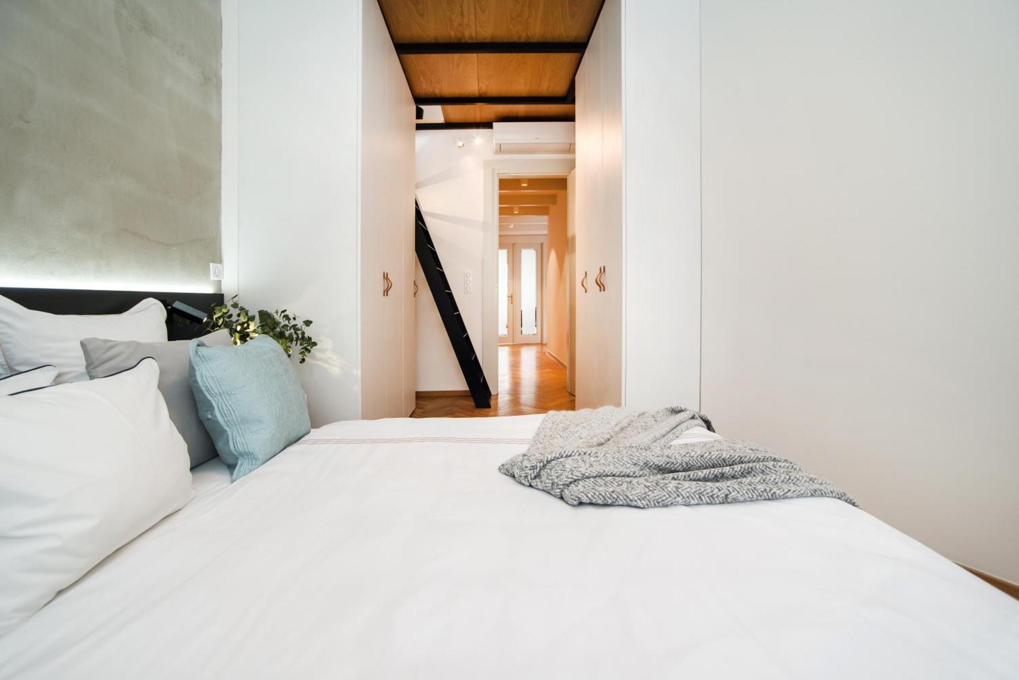 Large And Modern Apartment In The Heart Of Prague Exterior photo
